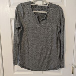 Gap long sleeve shirt